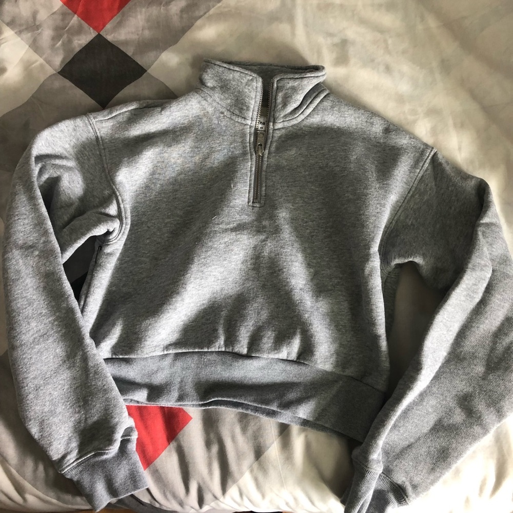 Aritzia Cropped Half-zip Sweatshirt